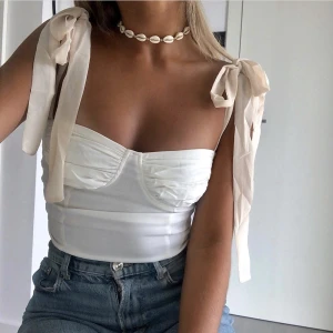 Topp byanastasia - Superfin sommartopp, finns inte att köpa längre! Sparsamt använd 