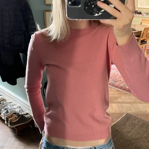 Rosa tröja - Kontakta för mer info Pris kan diskuteras 