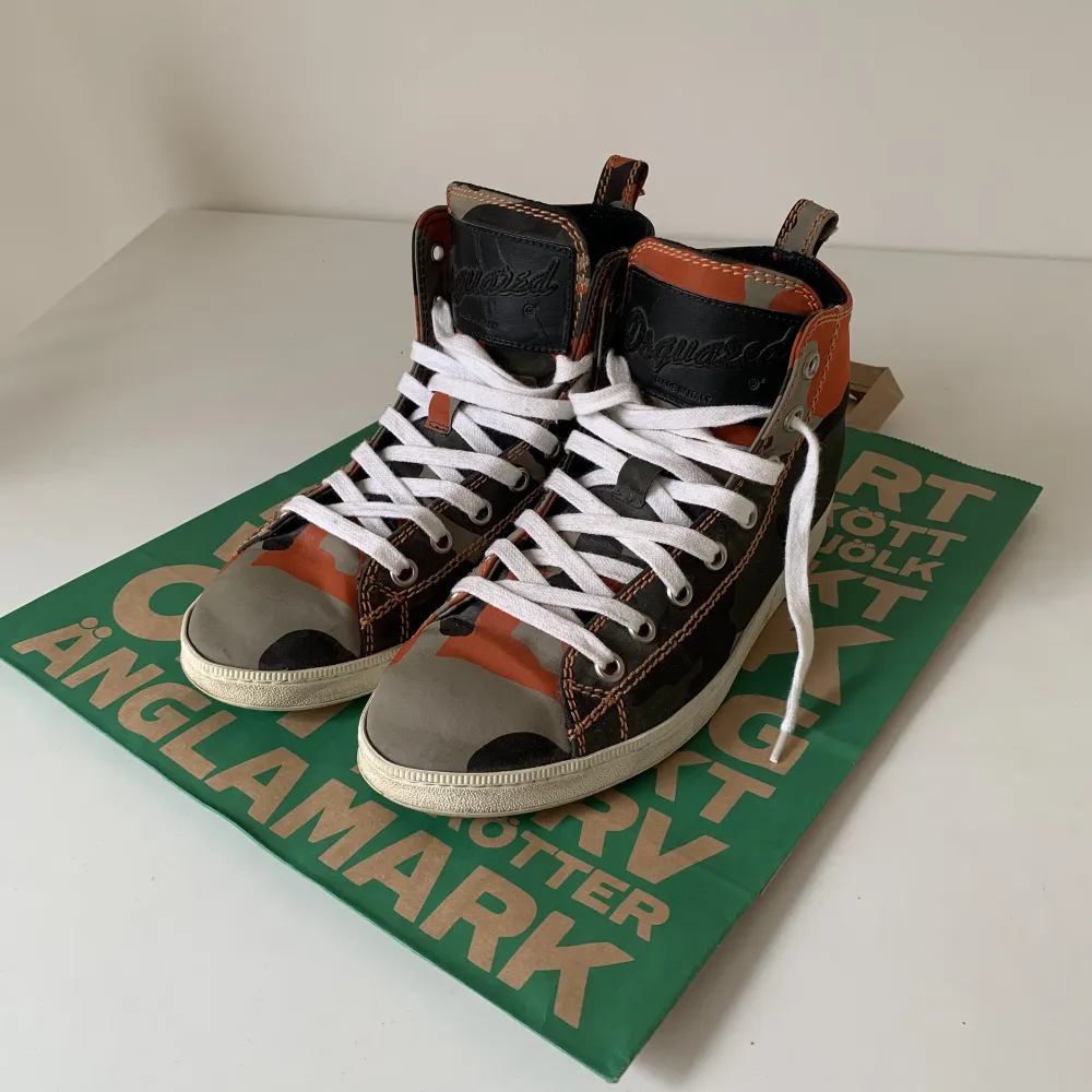 Sneakers från Dsquared2. Made in Italy. Djur & Rökfritt hem. Nypris: 6 500 kr.. Skor.