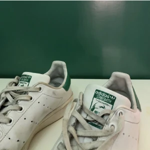 Skor - Superfina stan Smith skor i använt skick men inte trasiga på något sätt. 
