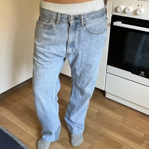 Vintage 501s  - Baggy vintage Levis jeans i strl 32/30 Jag är vanligtvis strl s/m och är 165 cm lång 