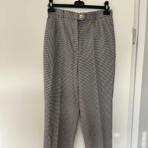 Lapidus byxor - Byxor av märket Lapidus. Nya och oanvända. 