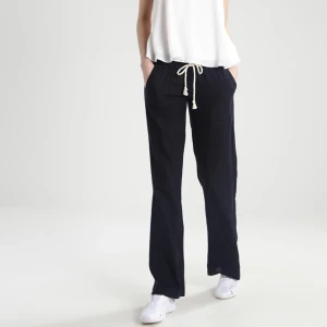 Roxy linnebyxor  - Roxy linnebyxor, storlek L men passar 100% bättre en storlek M. Originalpris är 600 kr💞KÖP DIREKT FÖR 500 KR