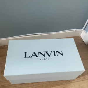 Lanvin box - Lanvin box säljes. Väldigt bra skick. 