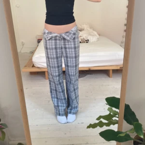 Rutiga Kostymbyxor  - Jättefina rutiga kostymbyxor. Knappast använda fast ingen lapp kvar. I toppskick