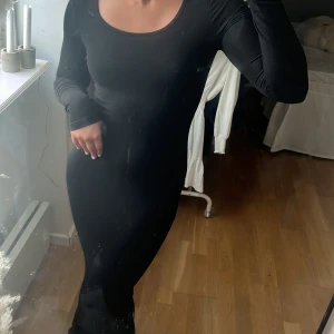 Långklänning ifrån shein - Skims dupe!! Super skön i materialet. Aldrig använd!!