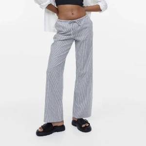 SÖKER - Söker dessa byxor från hm i XS/XXS