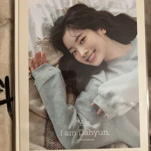 Twice - Dahyun  - Säljer Yes I Am Dahyun! Frakten ingår ej i priset.