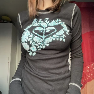 roxy tröja  - riktig roxy tröja som inte säljs längre!!