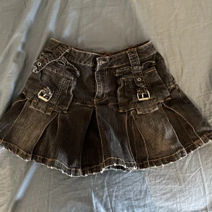 Snygg Mini kjol - Super snygg minikjol som jag själv skulle säga är väldigt unik, super bra passform samma gäller skick😚