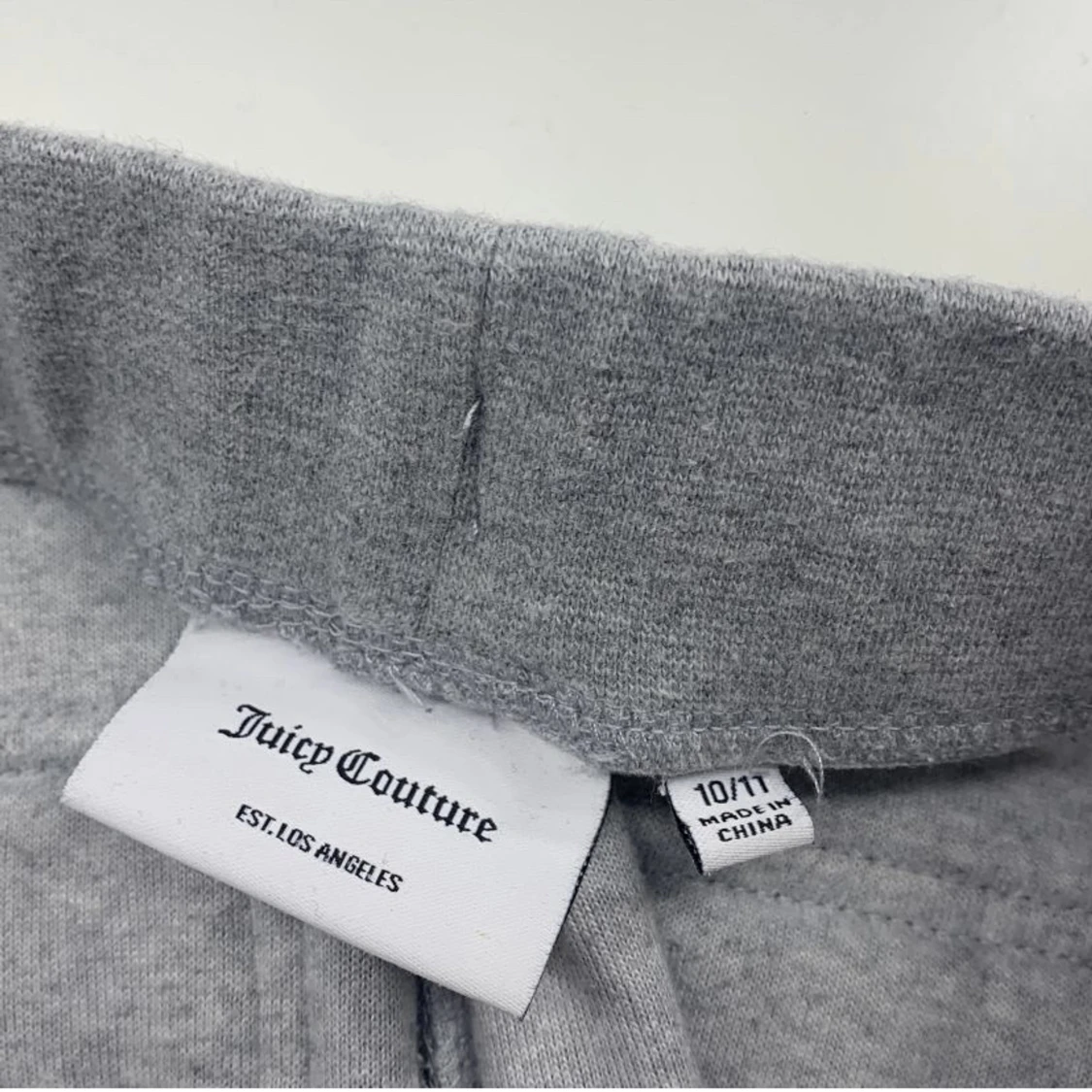 Gråa juicy byxor - 91