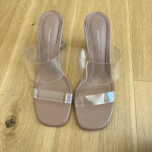 Klackar - Superfina klackar från Zara. I storlek 38. Bra skick!
