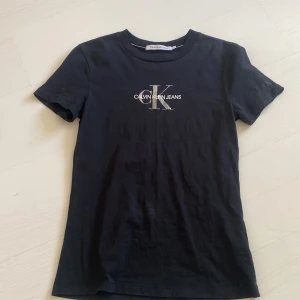 calvin klein t-shirt  - använd en gång pga fel storlek 