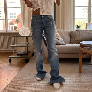  Low Waist jeans - Säljer dessa super snygga låg midjade jeans💖💖