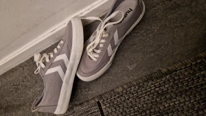 Hummel skor 37 - Hummel skor i nyskick 37 storlek 