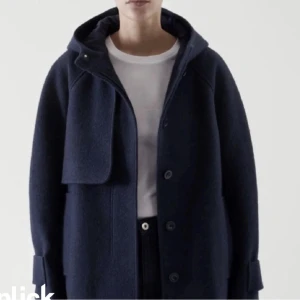 Cos kappa - Säljer min fina trendiga kappa som är slutsåld överallt 