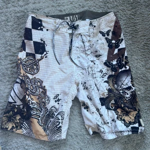 Badbyxor  - Ascoola badbyxor från ”lost” storlek 34 man. Ganska långa 