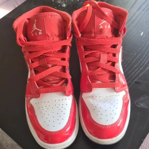 Chile red pollen white Jordan 1 red - 38,5  Används få gånger