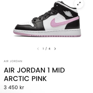 Artic Pink Jordan 1 - artic pink jordan’s originalpris 3450 kr, säljs för 2000 kr! bra skick storlek 38.5 kan passa 38
