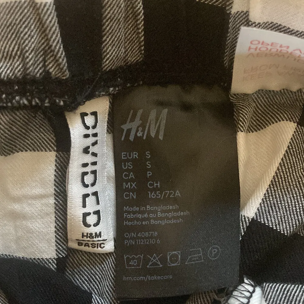 Mysiga pyjamasbyxor från H&M💗. Jeans & Byxor.