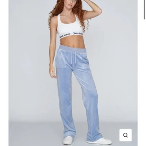 Säljer mina Juicy byxor - Jag säljer mina ganska nya juicy byxor då de är för långa för mig. Jag är runt 160 men tror dem hade passat perfekt på ngn som va 164+. De är storlek S. Dem finns inget fel med dem. Dem är tvättade 1 gång.