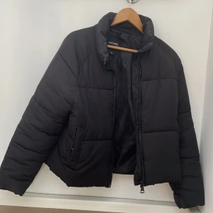 Jacka - Fin jacka  Pris kan diskuteras  