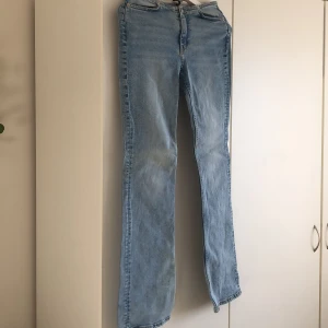 Flare jeans - Jättefina lowwaisted flare jeans som endast är använda ett fåtal gånger. Lätta att styla