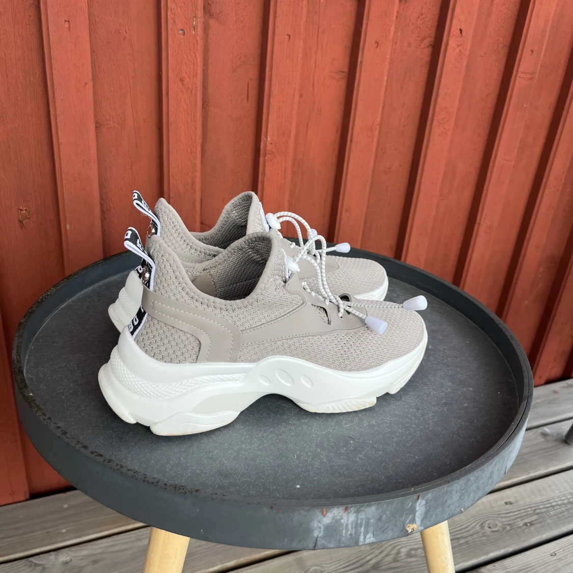 Steve madden sneakers 