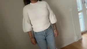 Stickad topp  - Super fin stickad topp ifrån H&M. Toppen är i nyskick 