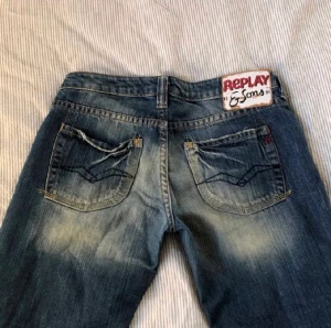 Replay Jeans - Ett par supersnygga replay jeans som har blivit för för små och därför är de för säljes (lånade bilder). De är i storlek 25 skulle jag säga 💗🤗 