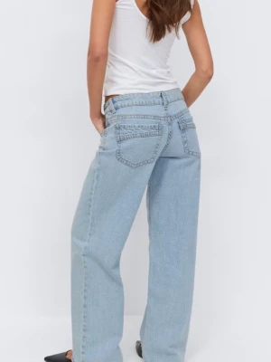 Low waist jeans  - Ultra low waist jeans köpta på Gina Tricot i en jätte fin ljusblå nyans som passar till allt. Jeansen är i bra skick då de endast är använda några gånger. 