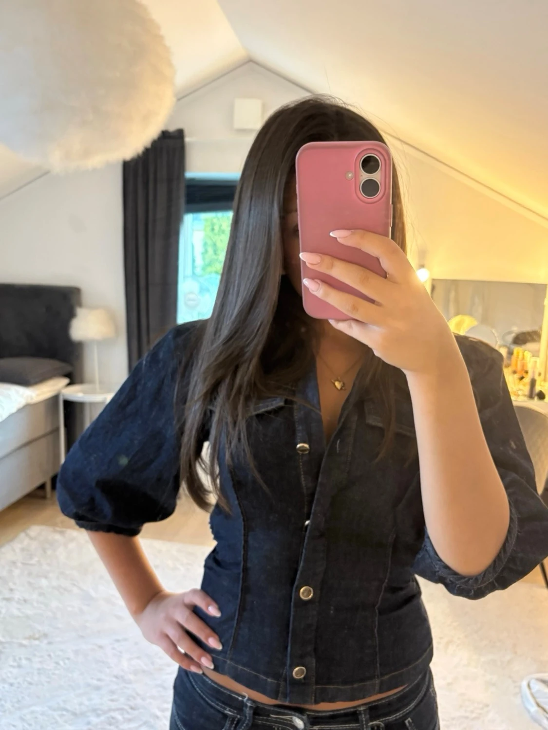 Mörkblå jeansblus med puffärm - 1