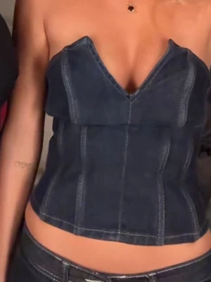 Jeans topp - Populär slutsåld jeans topp från Zara. 