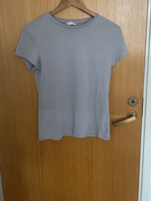 Ljusgrå gym tröja  - En enkel gym T-shirt 