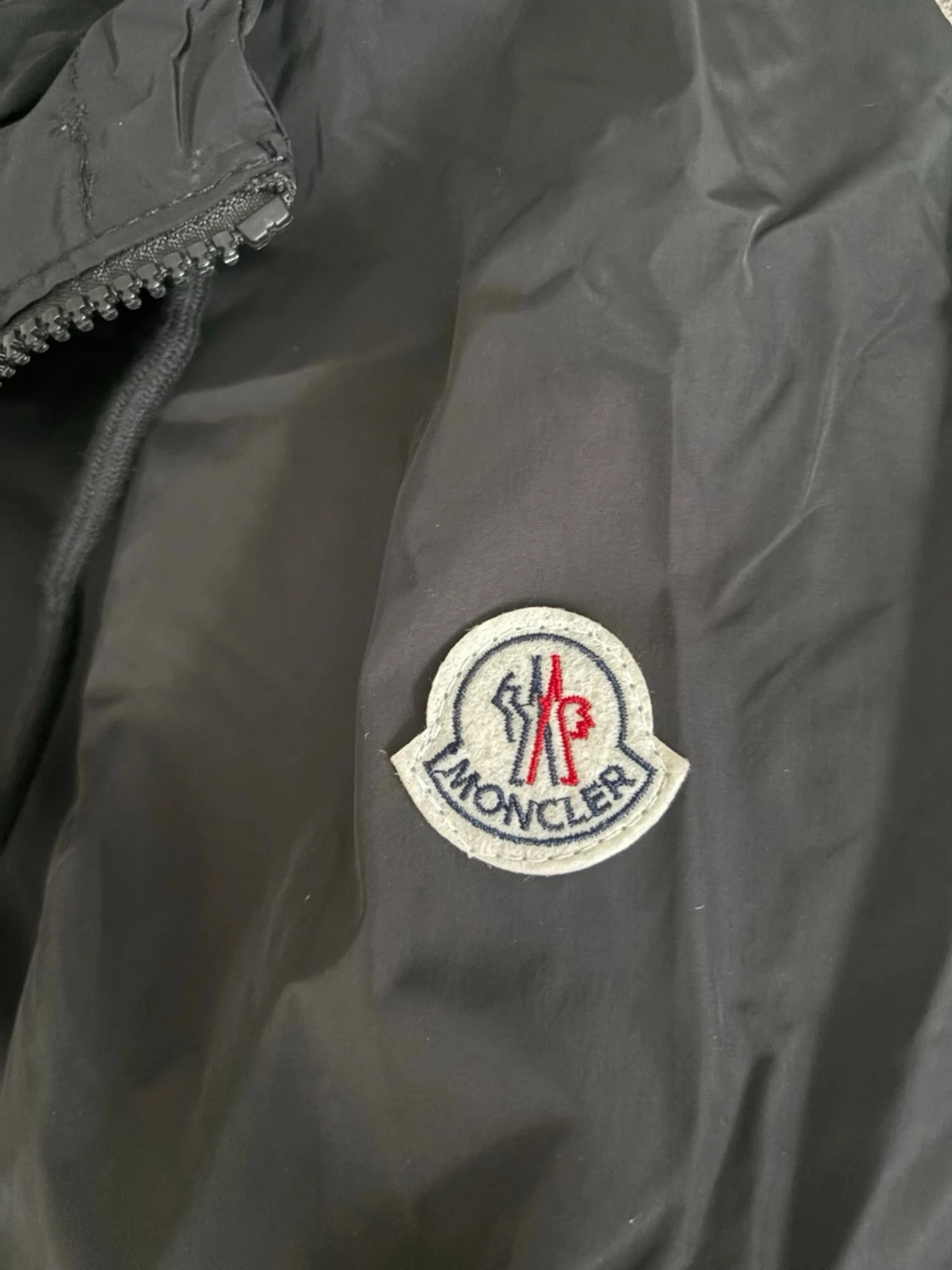 Svart vindjacka från Moncler - 2