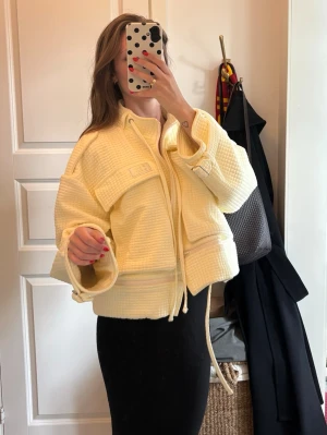Jacka  - Jacka i one size från My Mum Made It. Jag har vanligtvis S i jackor 🥰