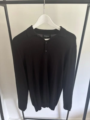 Cashmere Matinique långärmad - Superskönt cashmere material i denna långärmade tröjan från Matinique. Storlek M men passar även mycket bra på S
