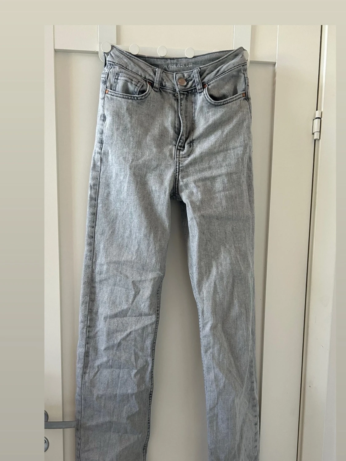 Ljusgrå jeans  - 1