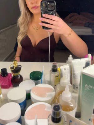 Rödvin body från hm - Röd vin body från hm. Använd 1 gång 