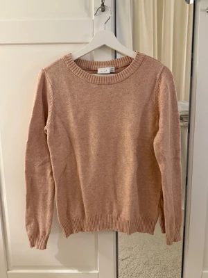 Stickad tröja - Fin stickad från vila i en fin persika/rosa/beige färg💖 Skriv vid frågor, köp gärna direkt💖
