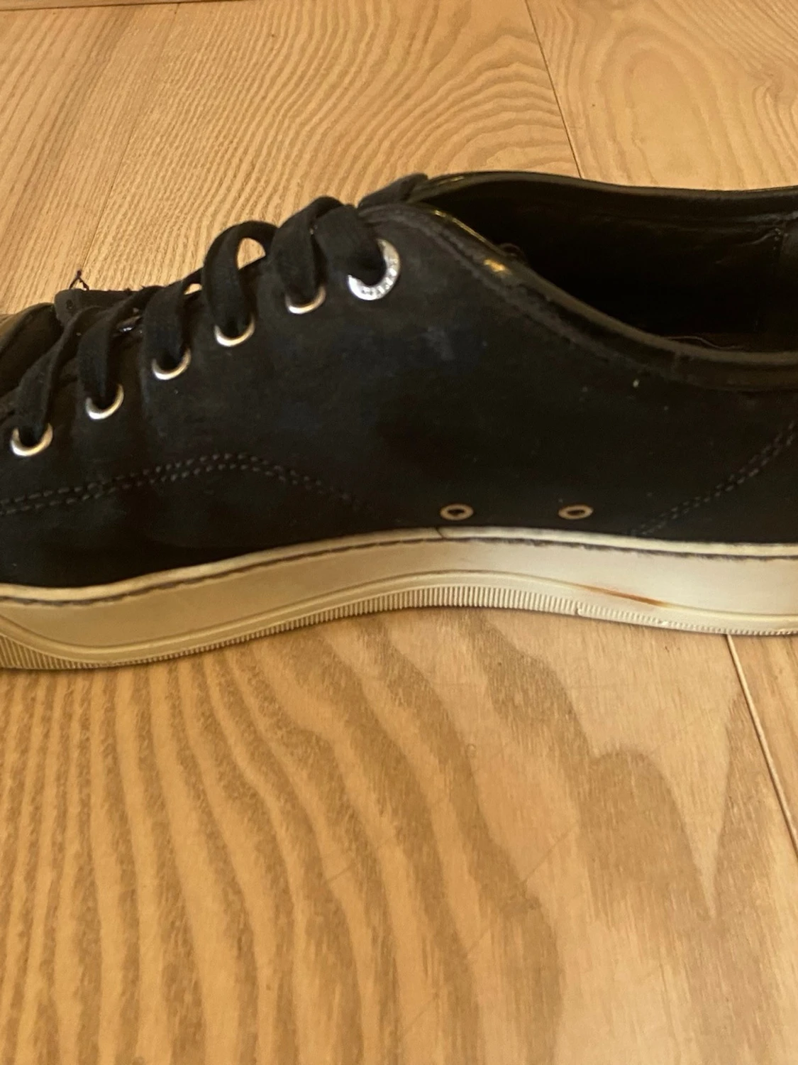 Svarta låga sneakers med gummitå - 2