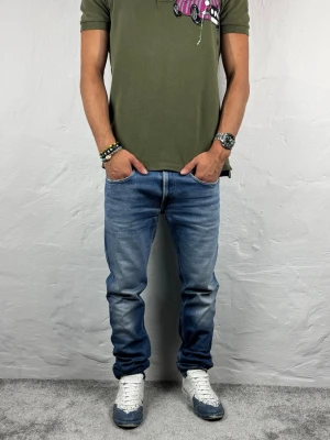 Replay jeans  - Ett par riktigt snygga jeans från Replay i storlek W32 L30 i modellen anbbas 