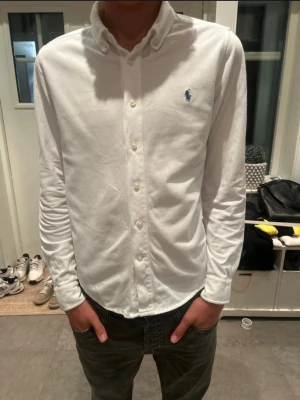 Vit Ralph lauren skjorta - Vit Ralph lauren skjorta i storlek 14-16