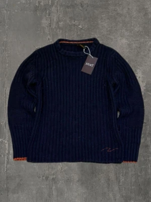Nudie jeans tröja - En riktigt fet Nudie jeans tröja i mycket bra skick! Storlek xs, tröjan är lite nopprig men kan fixas med nopper maskin! Kontakta gärna oss om du har några frågor eller funderingar! Priset kan dessutom diskuteras vid snabbaffär!