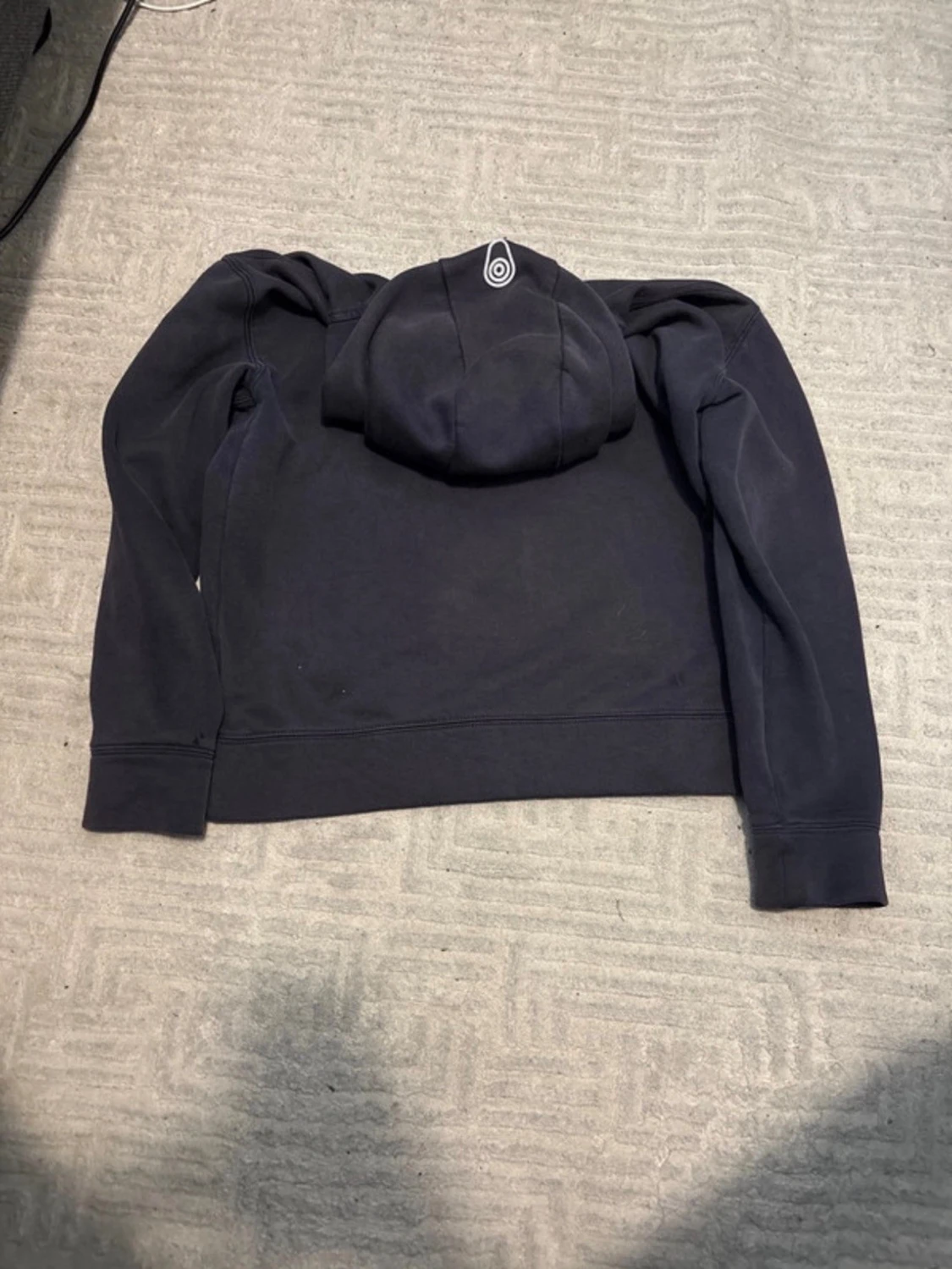 Mörkblå hoodie från Sail Racing