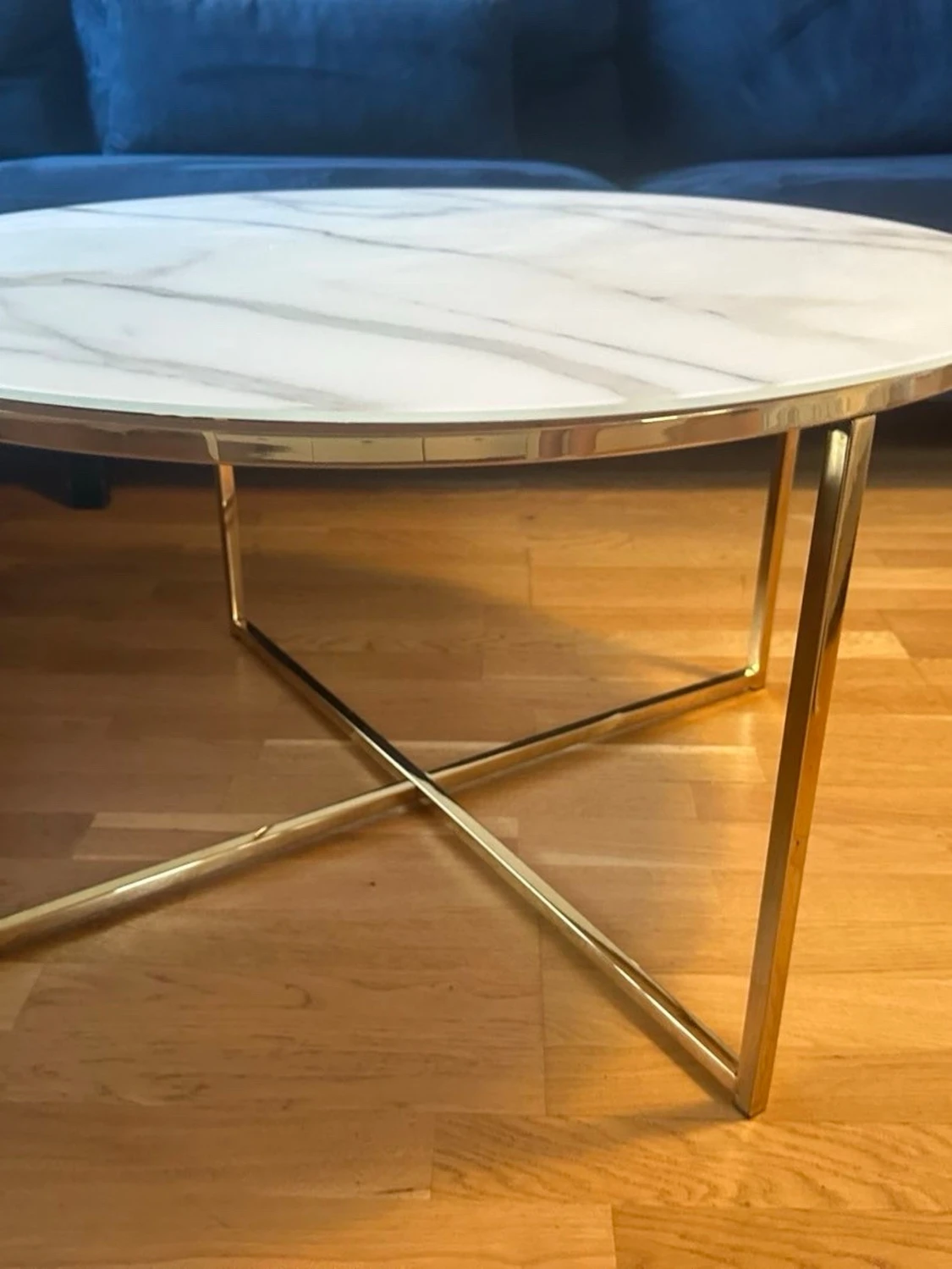Soffa  och vardagsrumsbord - 4