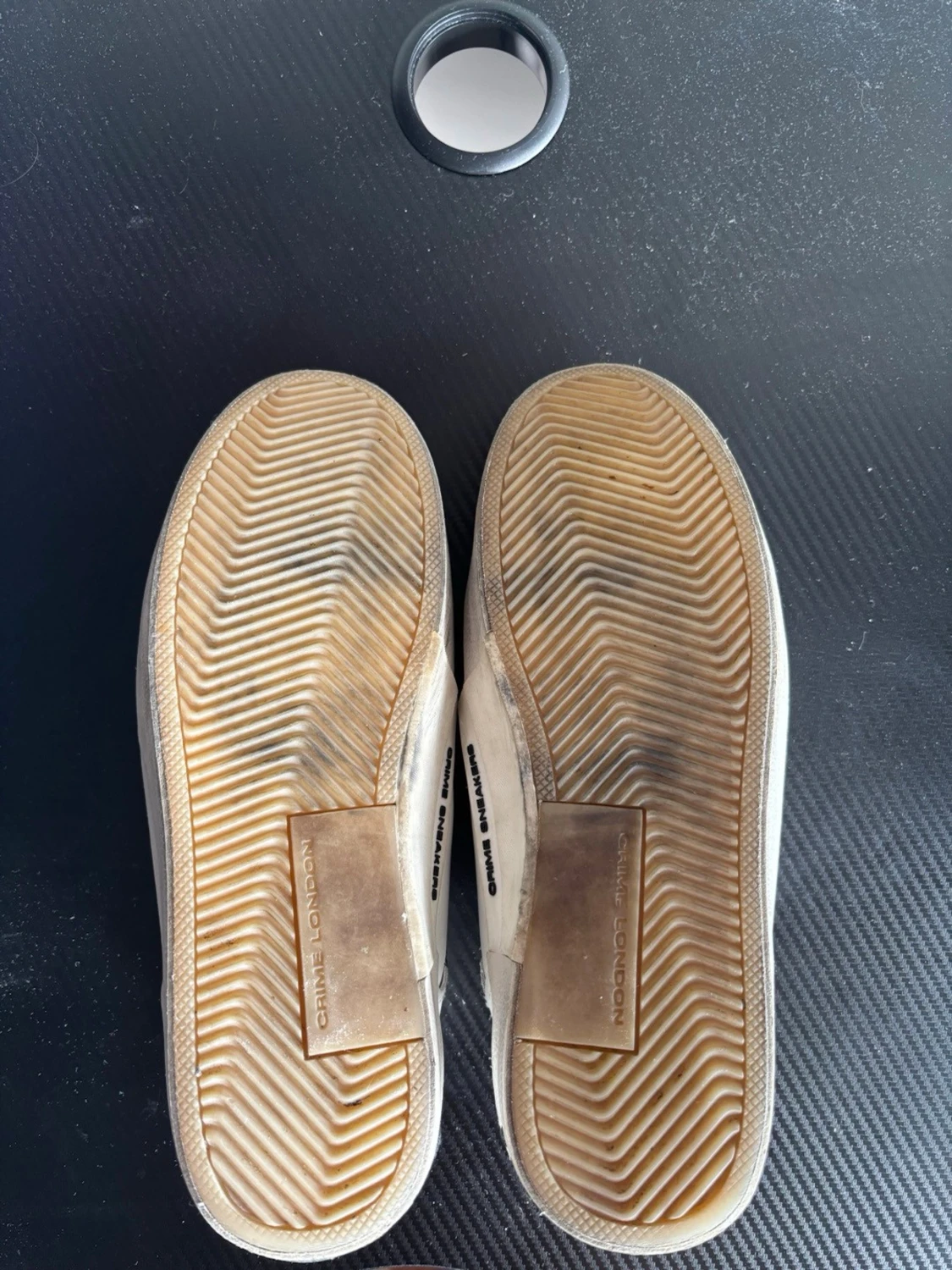 Vita Crime London sneakers med svarta detaljer - 2