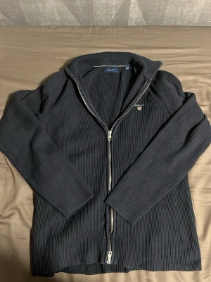 Gant full zip - Jävligt sexig och fräsch gant full zip som nästan aldrig har använts, 