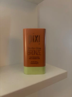 Pixi On-the-Glow Bronze stick - Helt oanvänd bara testat.