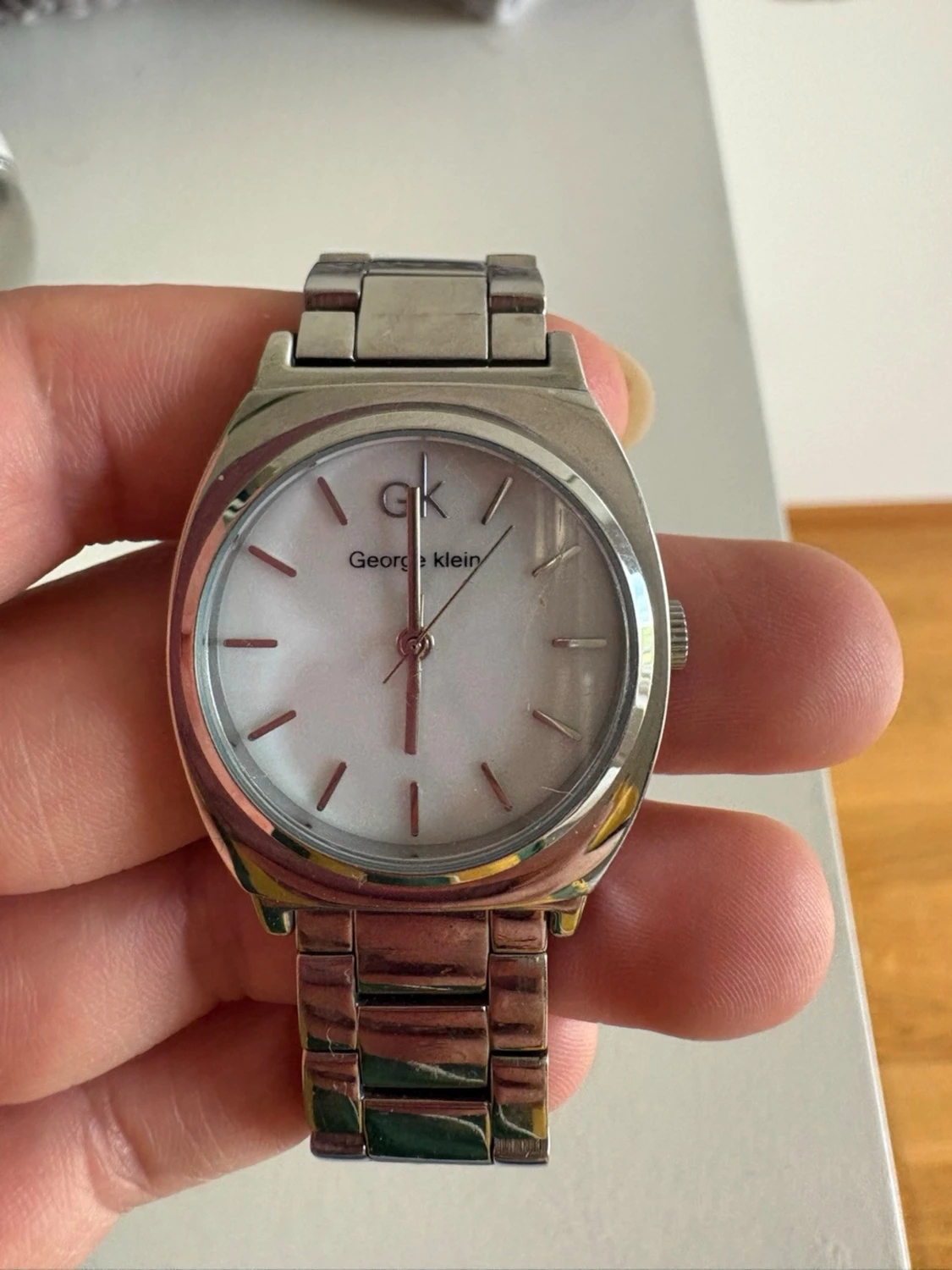 Silverfärgad klocka Georg Klein